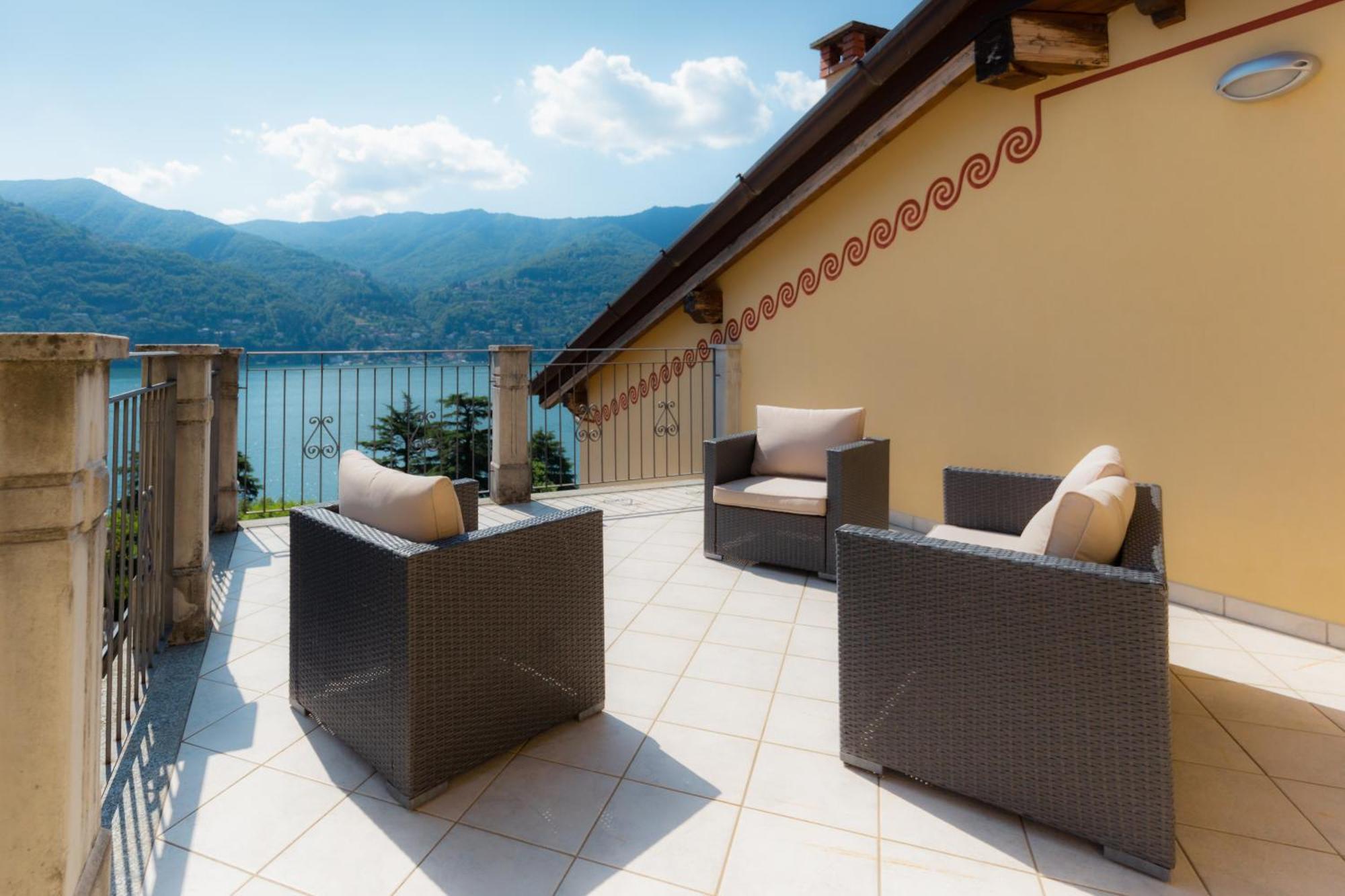Luxury Villa *