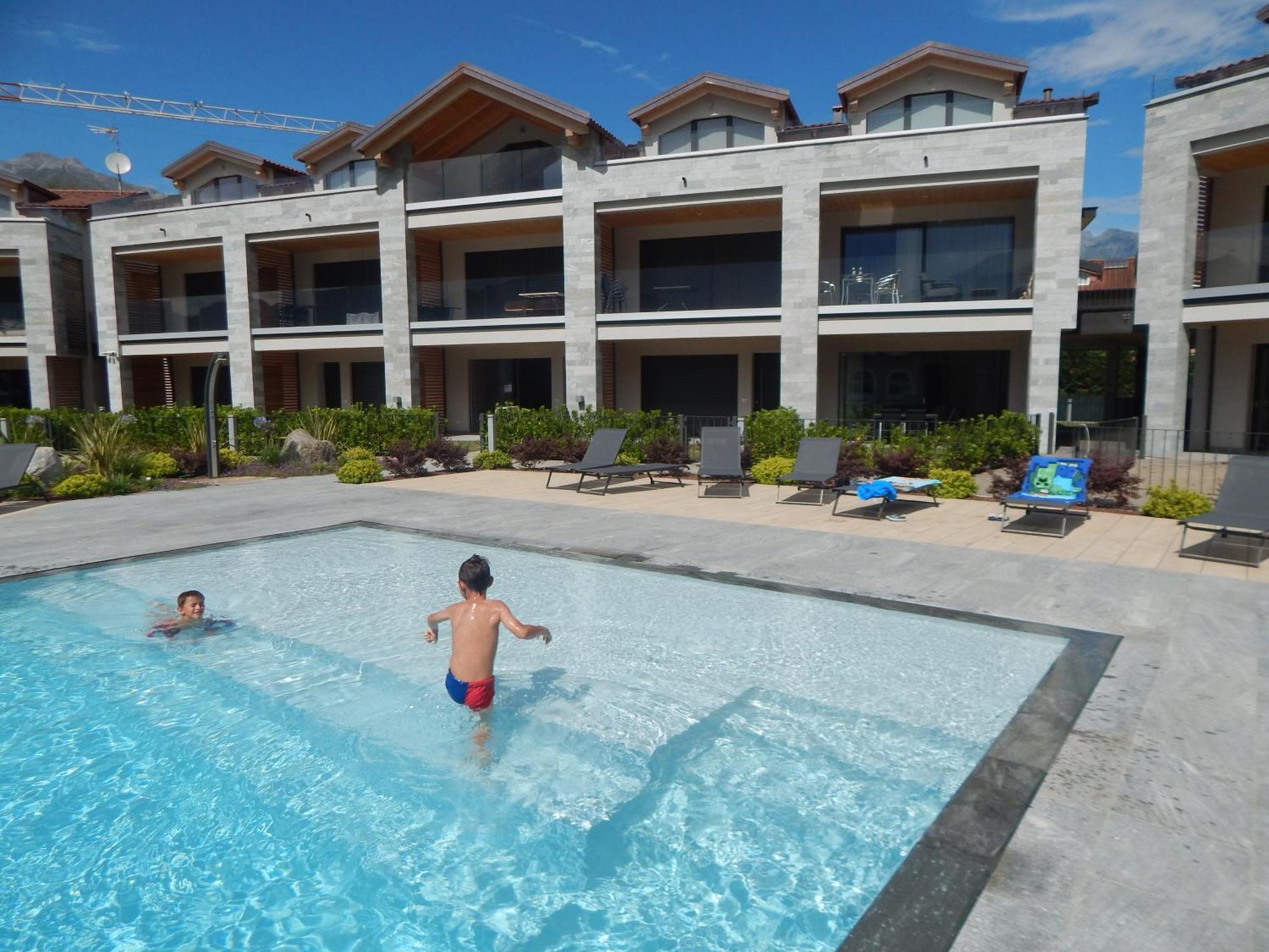 Dorato Roxy Apartment *