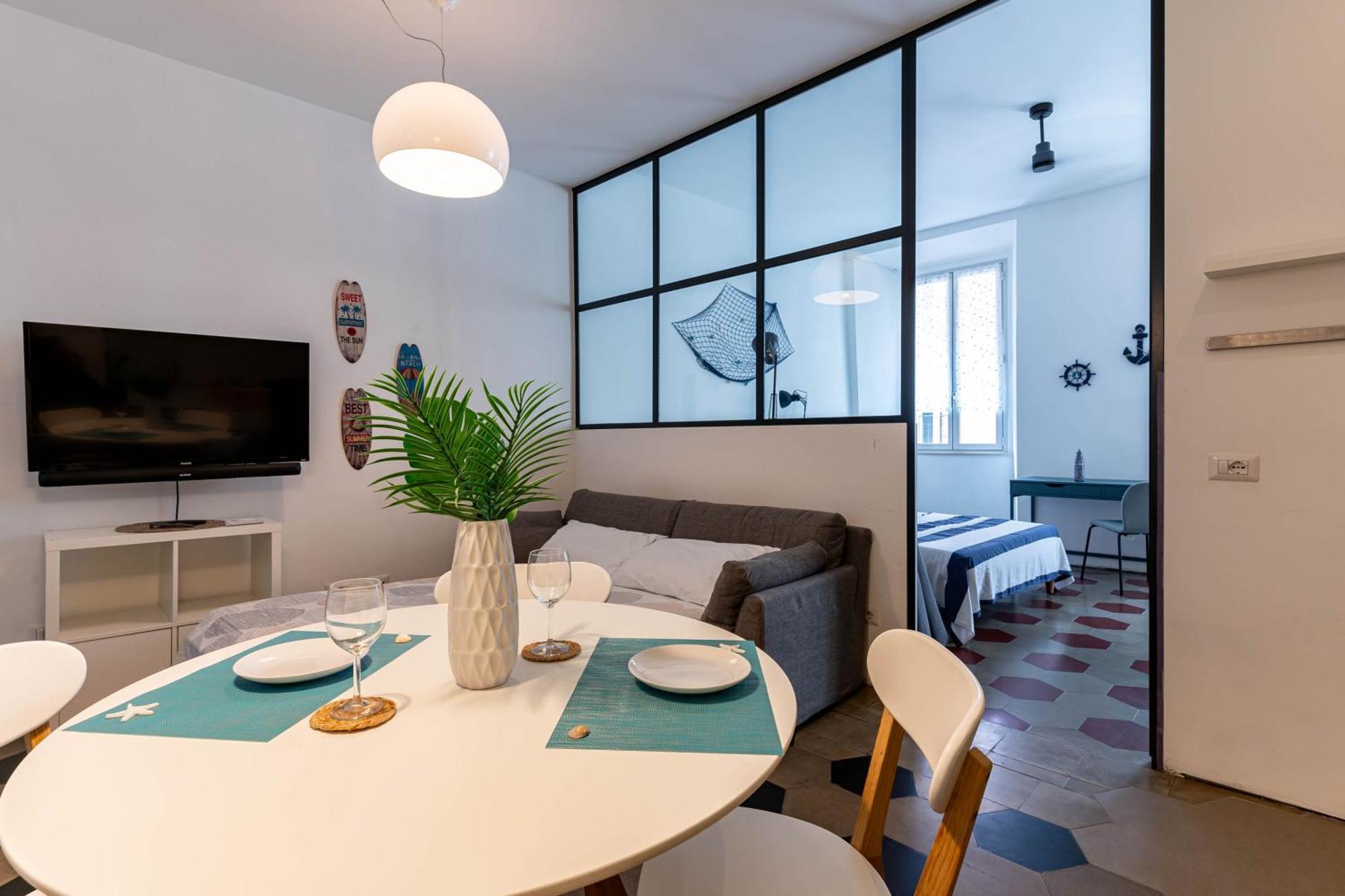 Apartment Lake, Stadium & Patio - Self Check-in & Remote Access