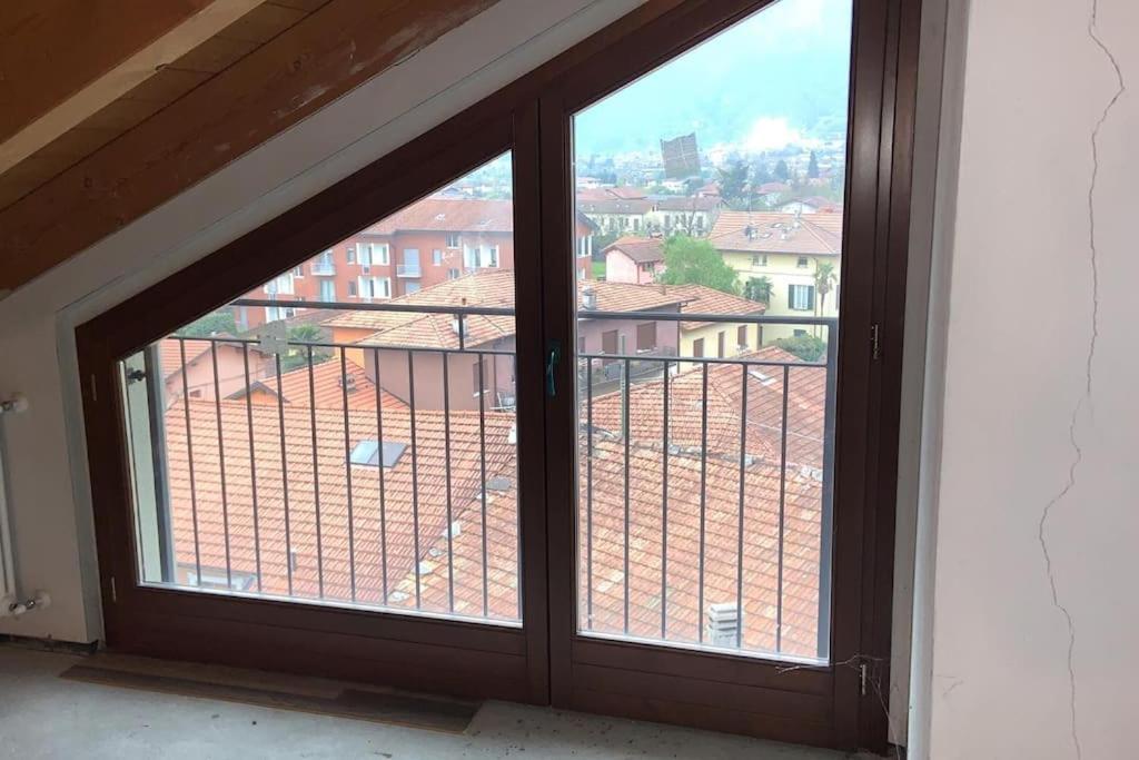 Window On The * Gravedona