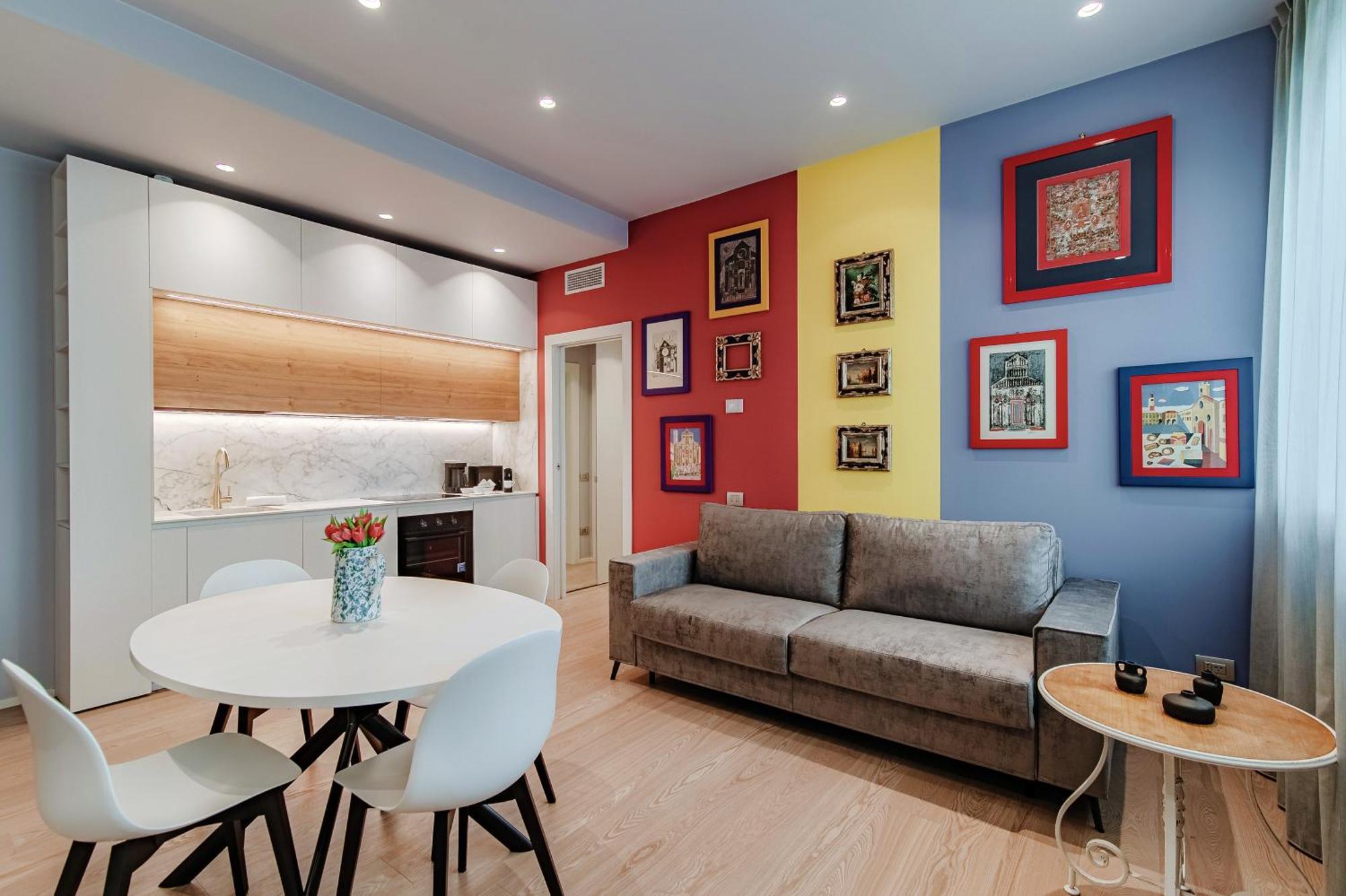 Three Colors - By Myhomeincomo Apartment Como