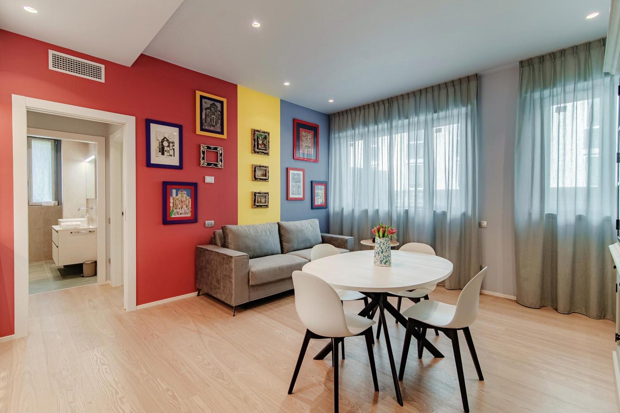 Three Colors - By Myhomeincomo Apartment *