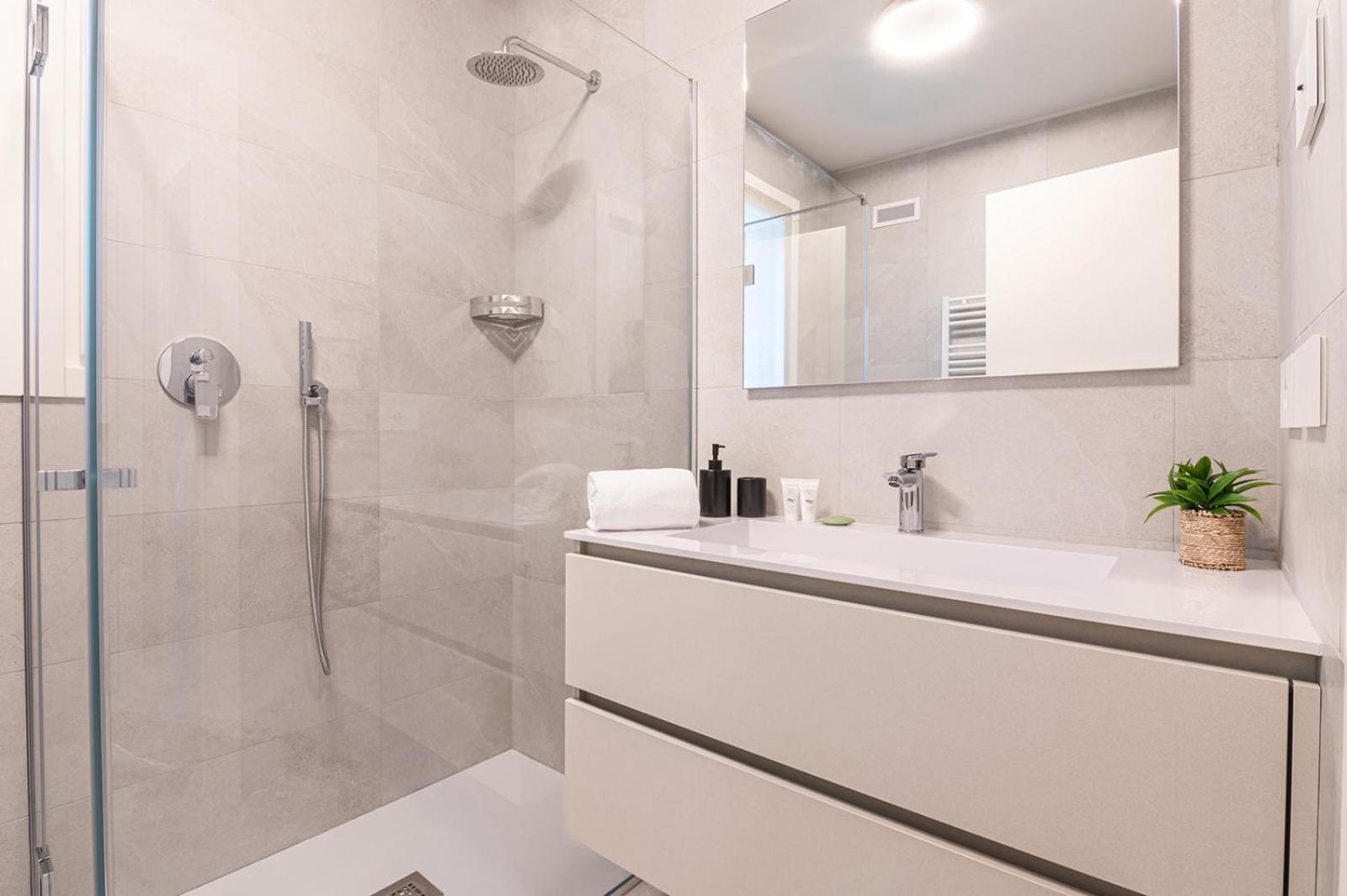 Dorato Luxury & - View Aparthotel Colico