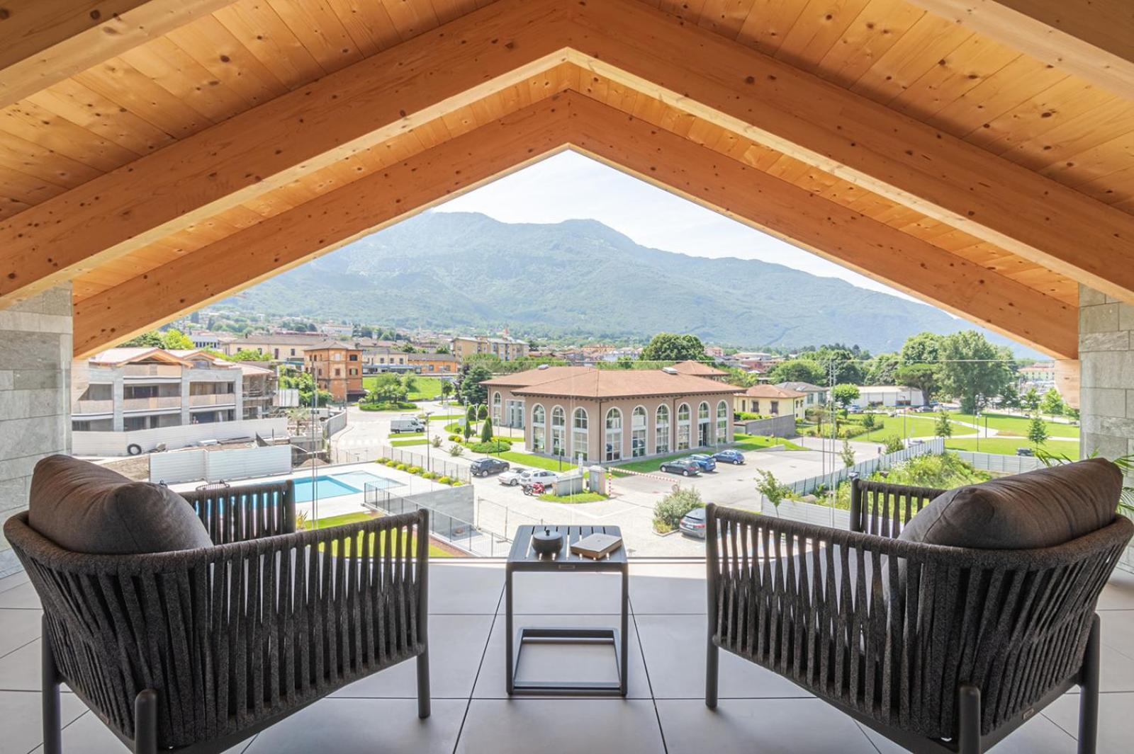 Dorato Luxury & - View * Colico