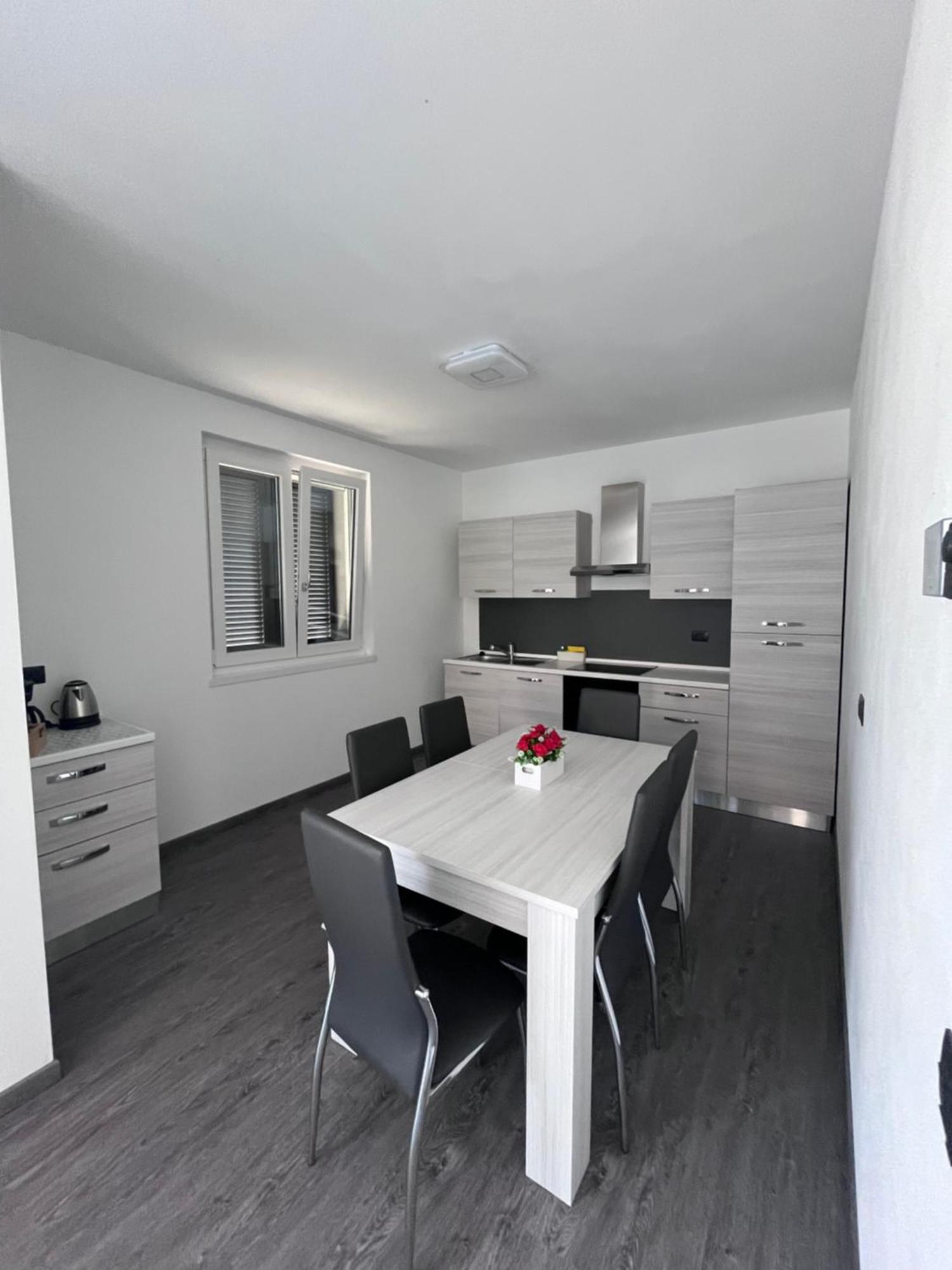 Colombaio Con Idromassaggio A 10 Min Dal Di Holiday home Cresciasca