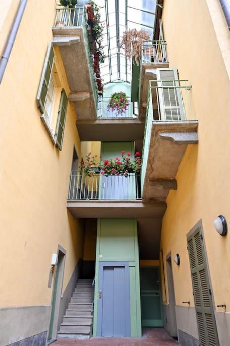 Apartment Borgovico48 Cozy Near The Station San Giovanni And The Center