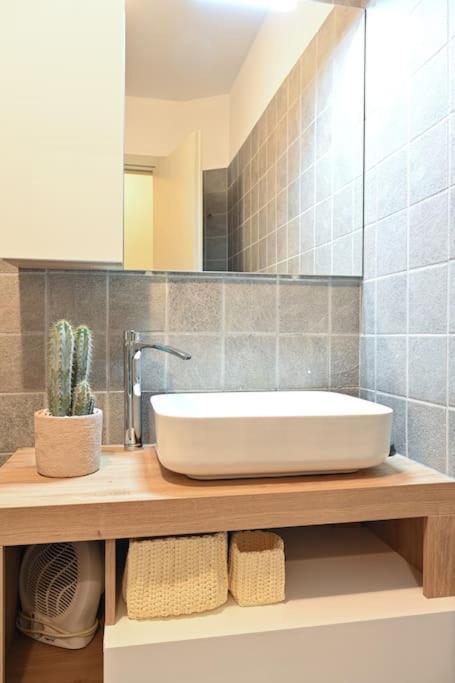 Apartment Borgovico48 Cozy Near The Station San Giovanni And The Center Como