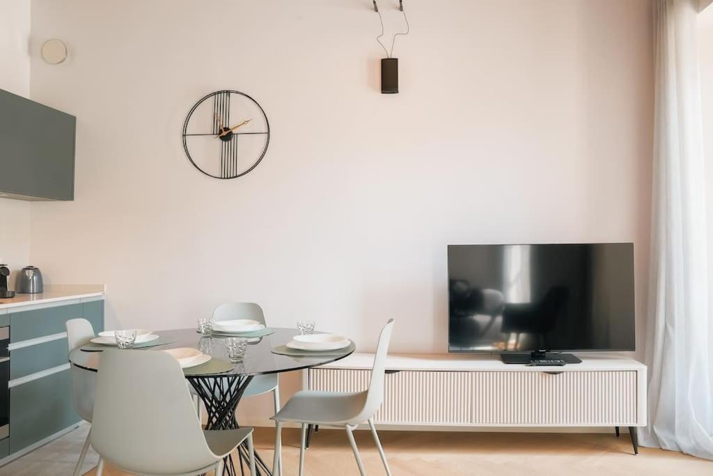 Luca's Luxury Flat In Palazzo Diaz - Center Como