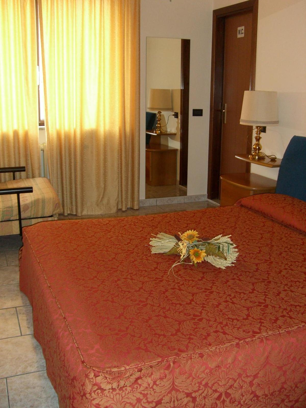Hotel 2000 3*