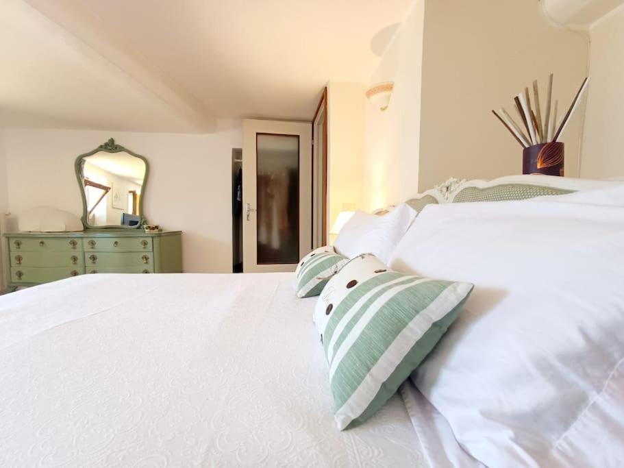 The Boards House On - House Or Master Bedroom Only
