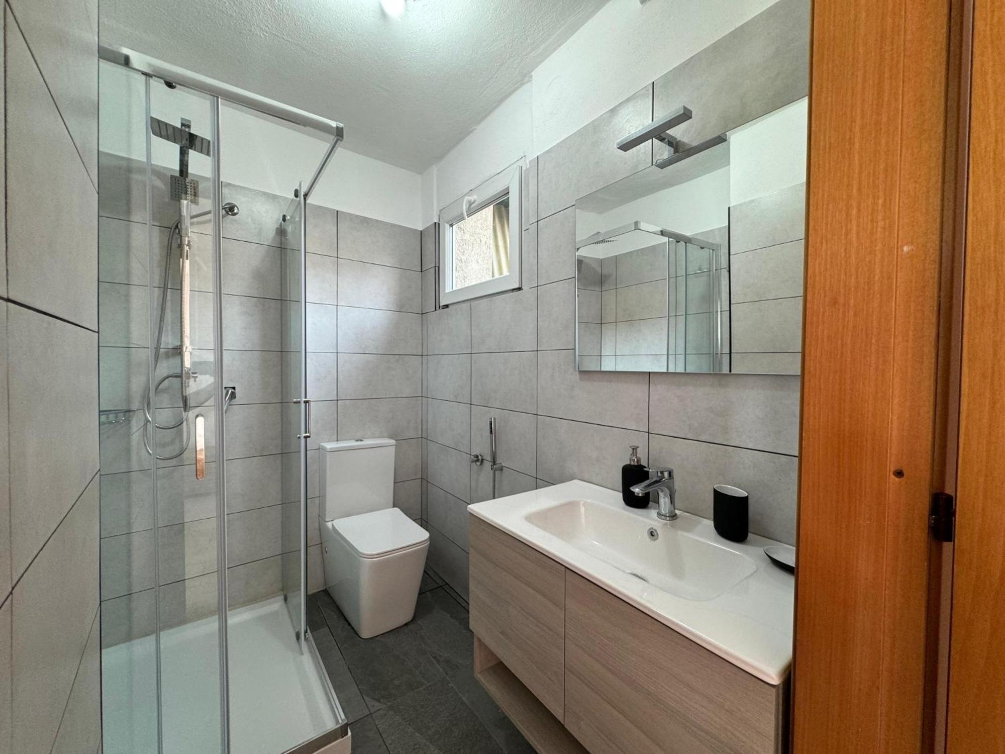 - The V Collection Apartment *