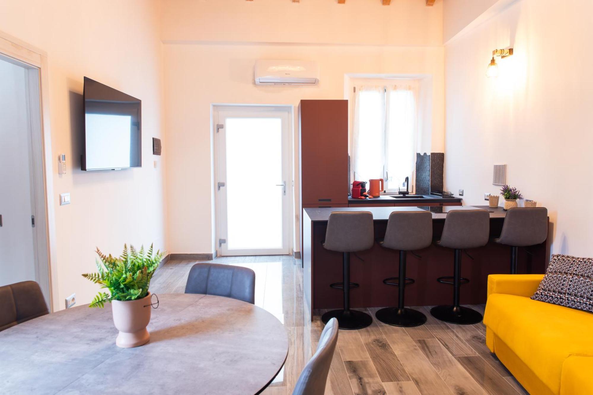 Modern Retreat 100mt From And Apartment *