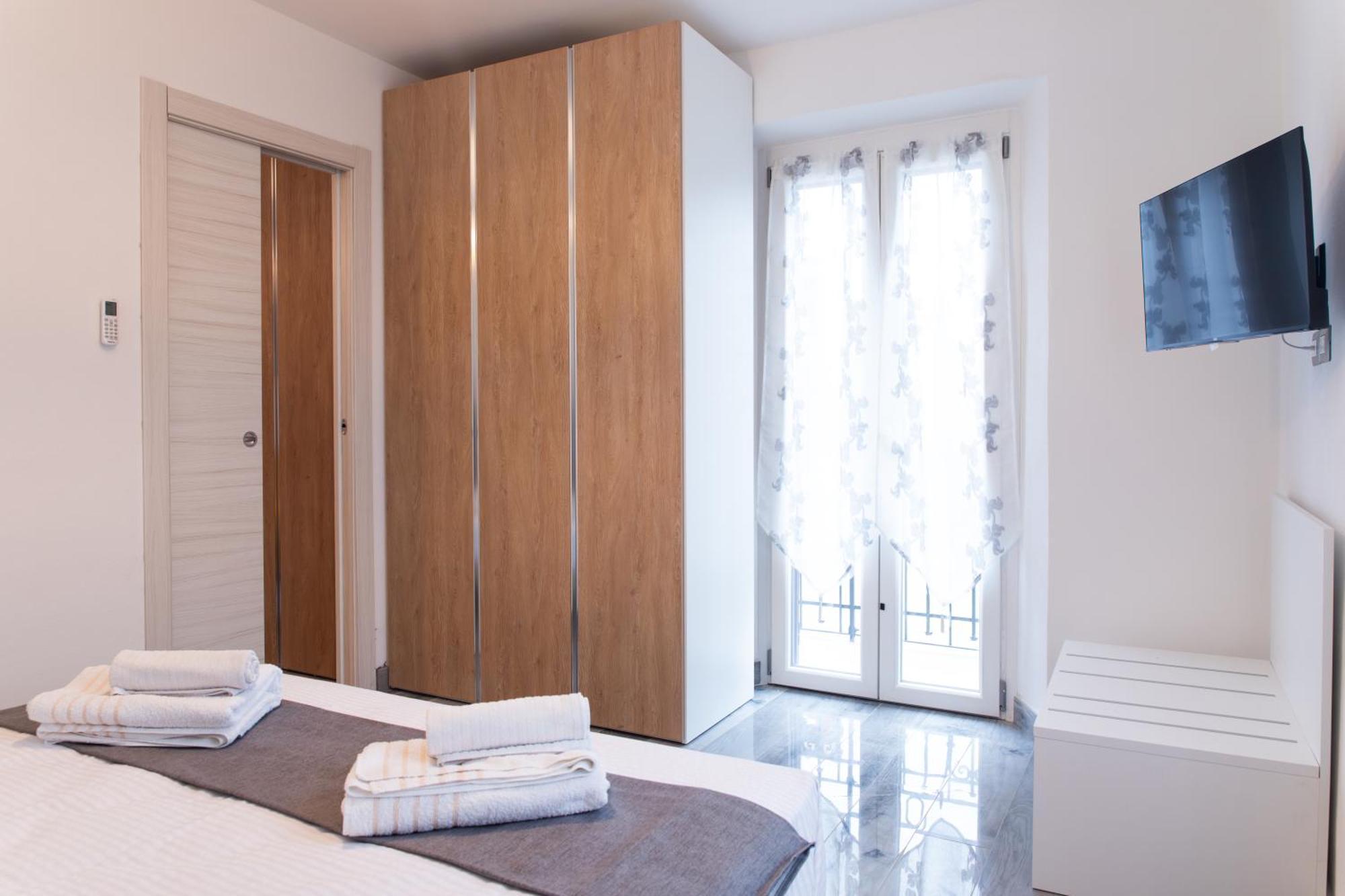 Modern Retreat 100mt From And Apartment *