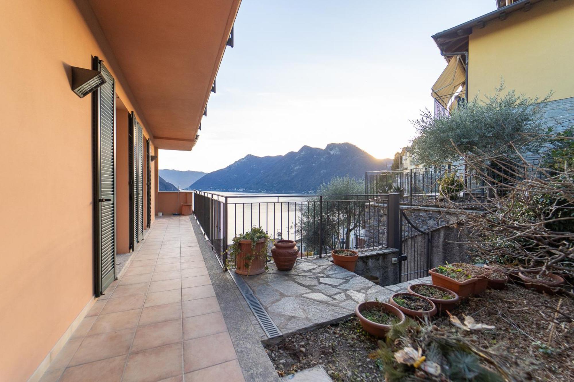 Splendida Casa Con Terrazza Vista E 2 Garage *
