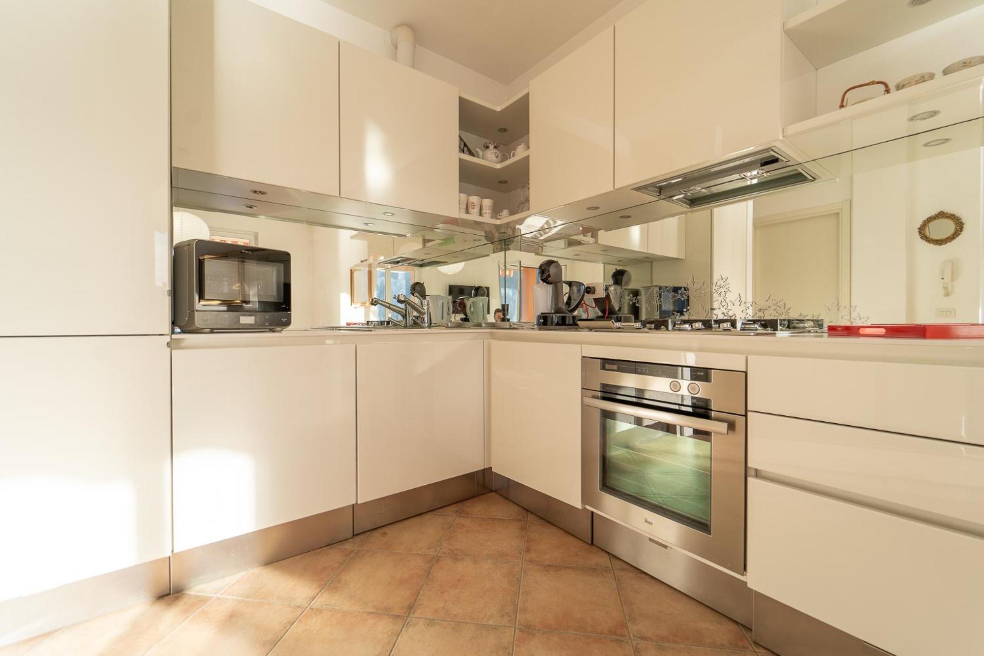Splendida Casa Con Terrazza Vista E 2 Garage Apartment *