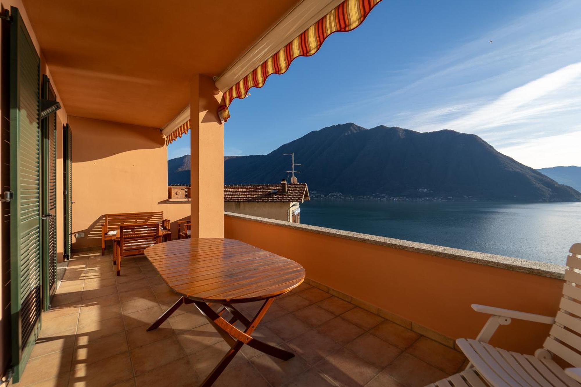 Splendida Casa Con Terrazza Vista E 2 Garage Apartment