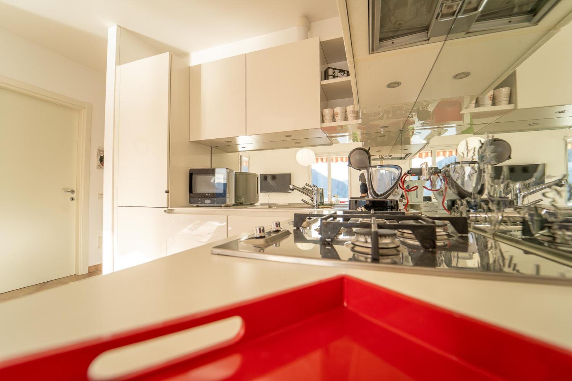 Splendida Casa Con Terrazza Vista E 2 Garage Colonno