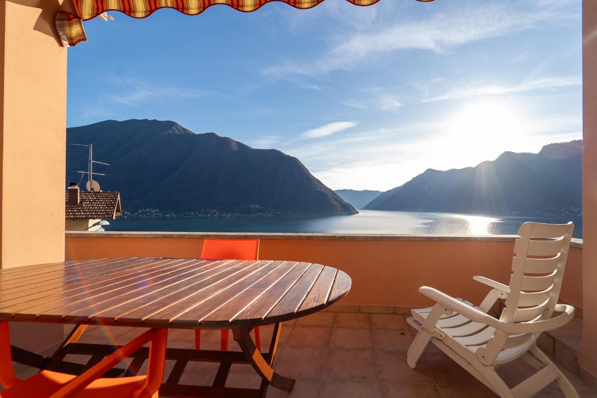 Splendida Casa Con Terrazza Vista E 2 Garage Colonno