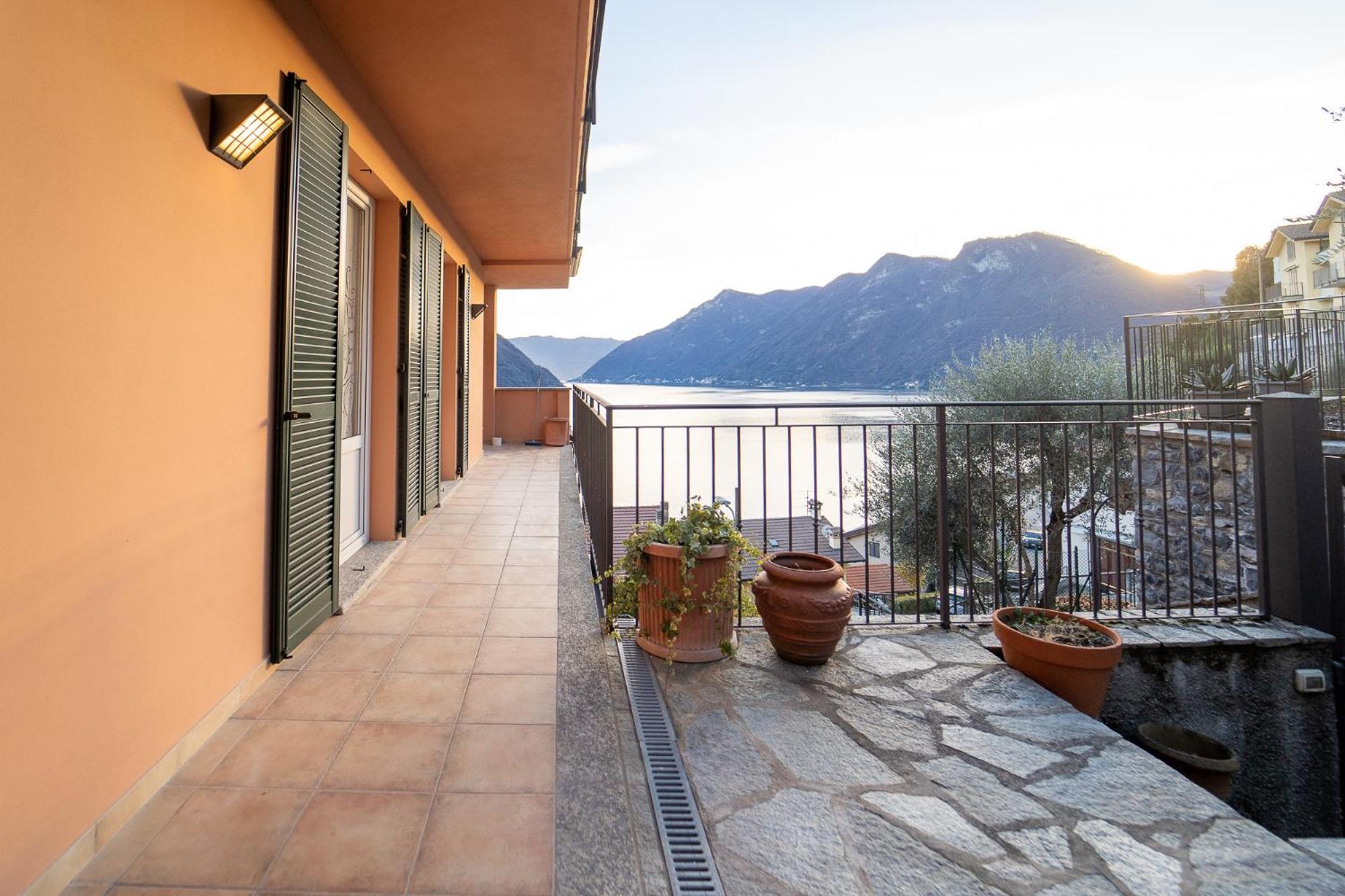 Apartment Splendida Casa Con Terrazza Vista E 2 Garage Colonno