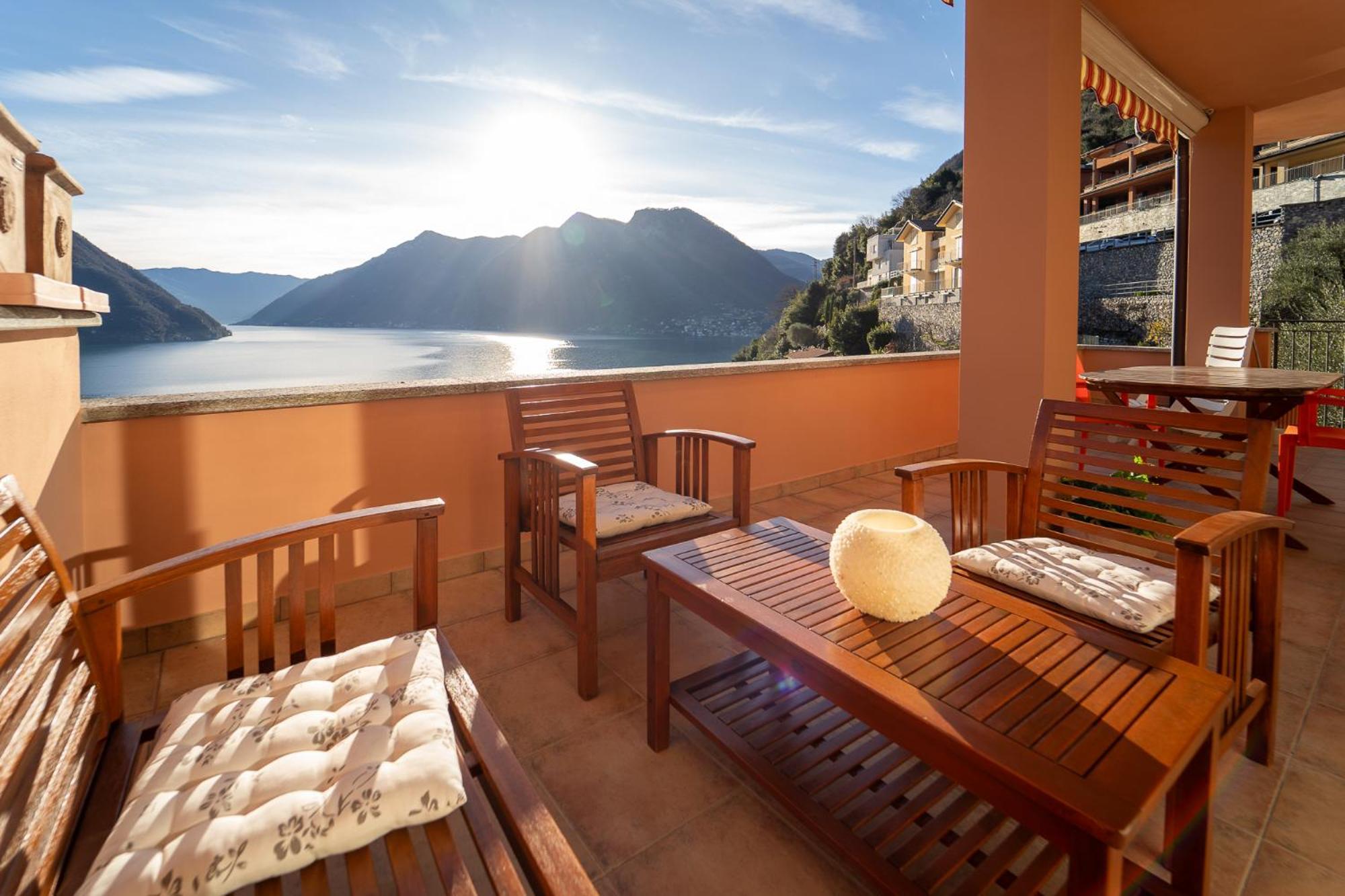 Splendida Casa Con Terrazza Vista E 2 Garage Apartment