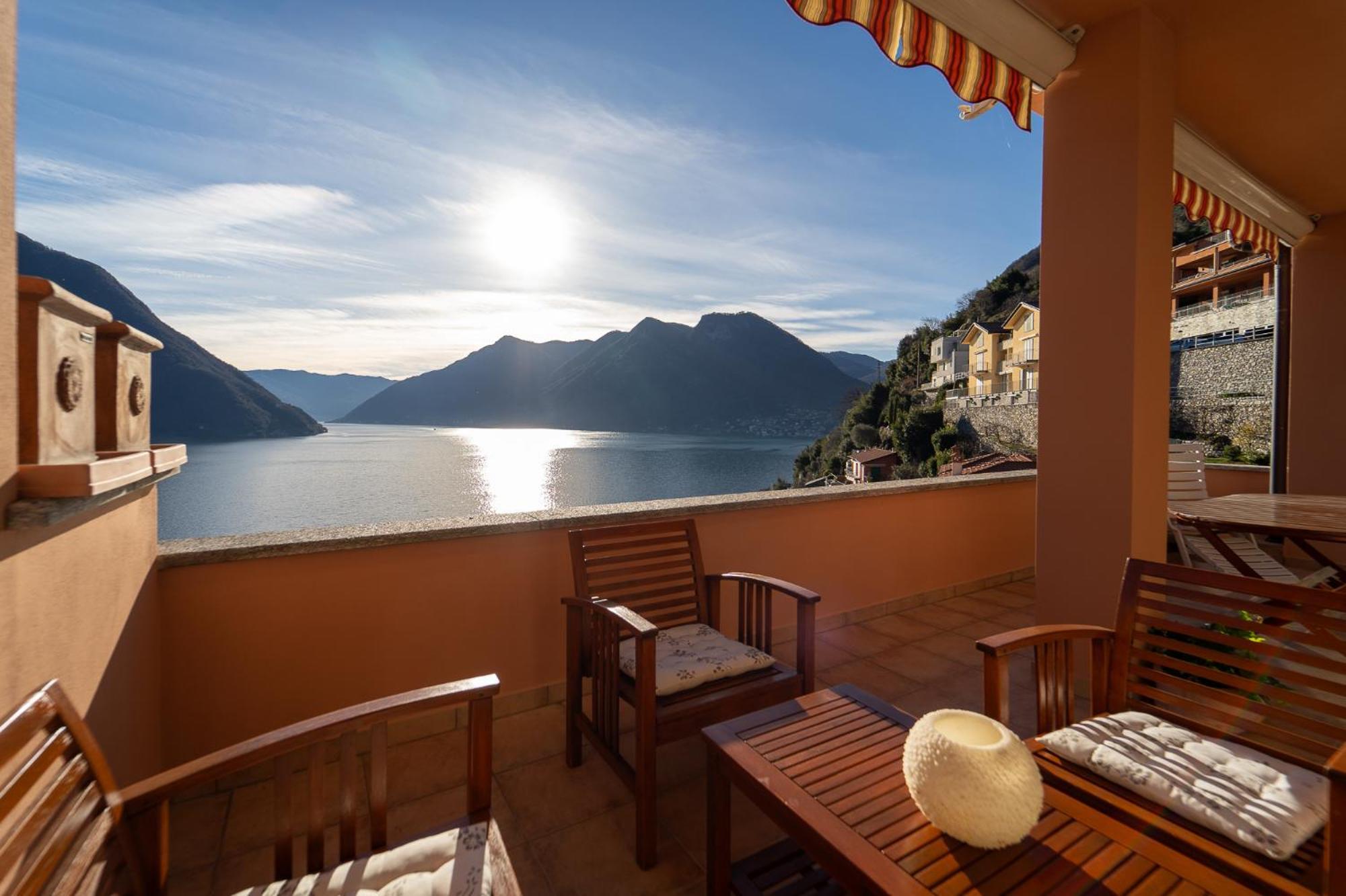 Splendida Casa Con Terrazza Vista E 2 Garage Apartment *