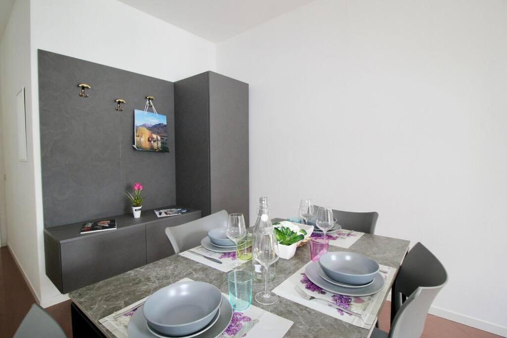 Front 2-bedroom Flat - 6 Persons *