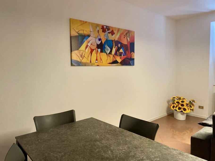 Apartment Front 2-bedroom Flat - 6 Persons *