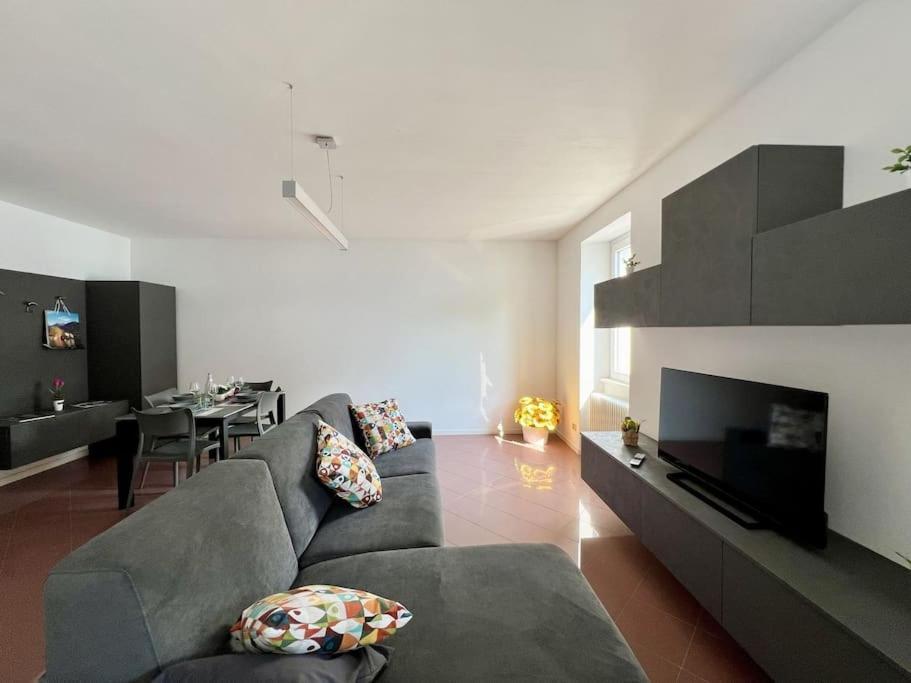 Front 2-bedroom Flat - 6 Persons Apartment