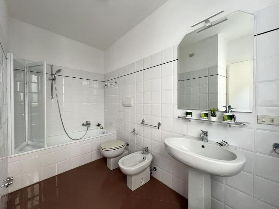 Front 2-bedroom Flat - 6 Persons