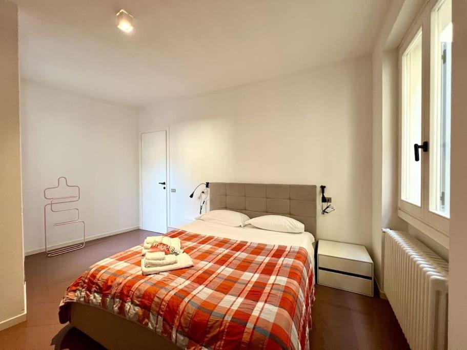 Apartment Front 2-bedroom Flat - 6 Persons Domaso