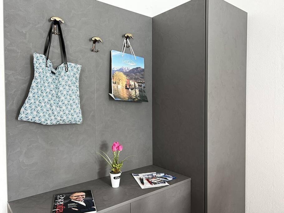 Front 2-bedroom Flat - 6 Persons Apartment *