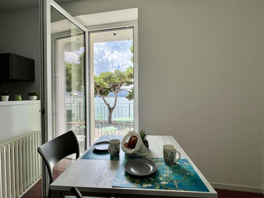 Front 2-bedroom Flat - 6 Persons