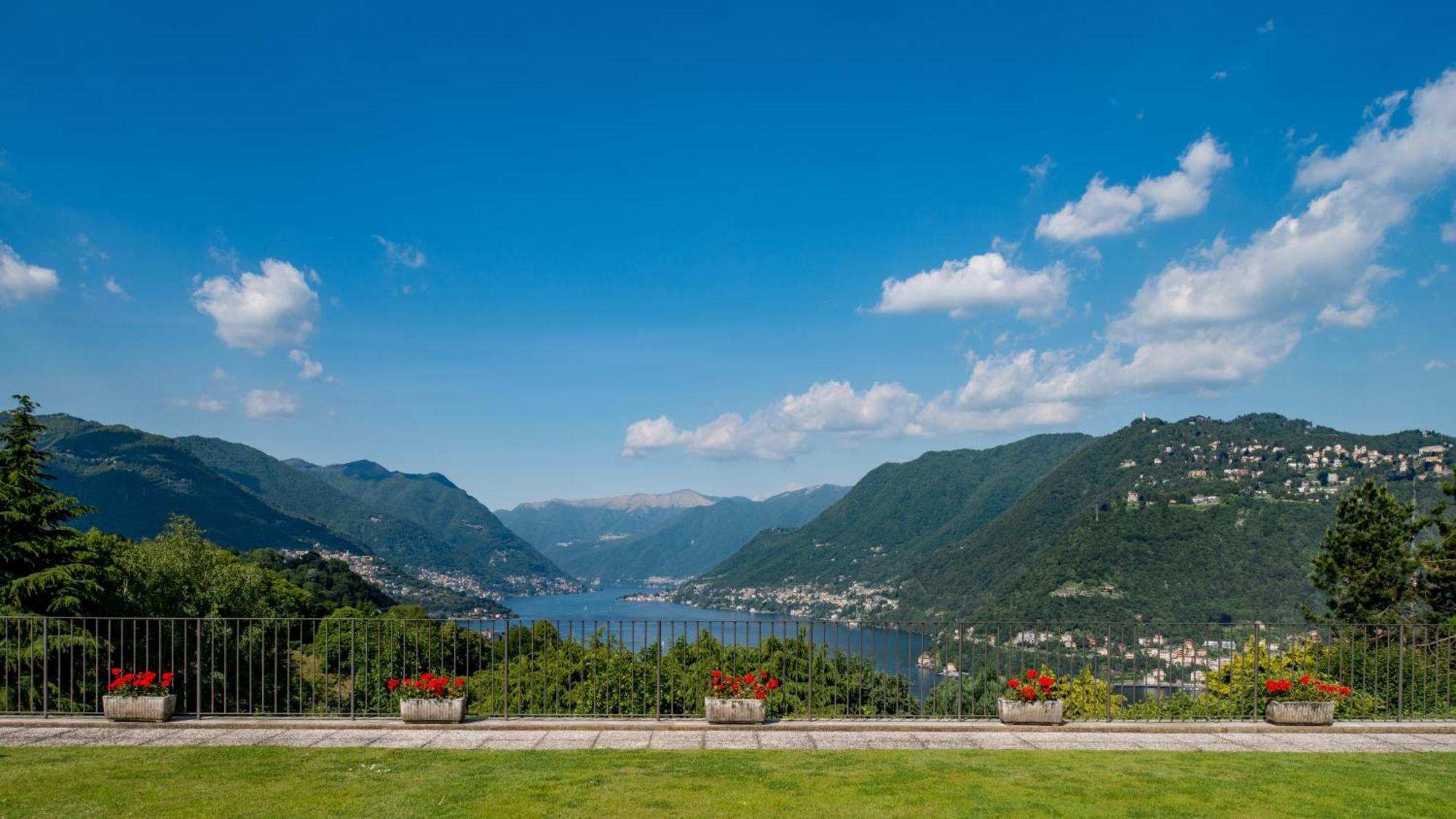 Alex's Luxury View Pool And Tennis * Como