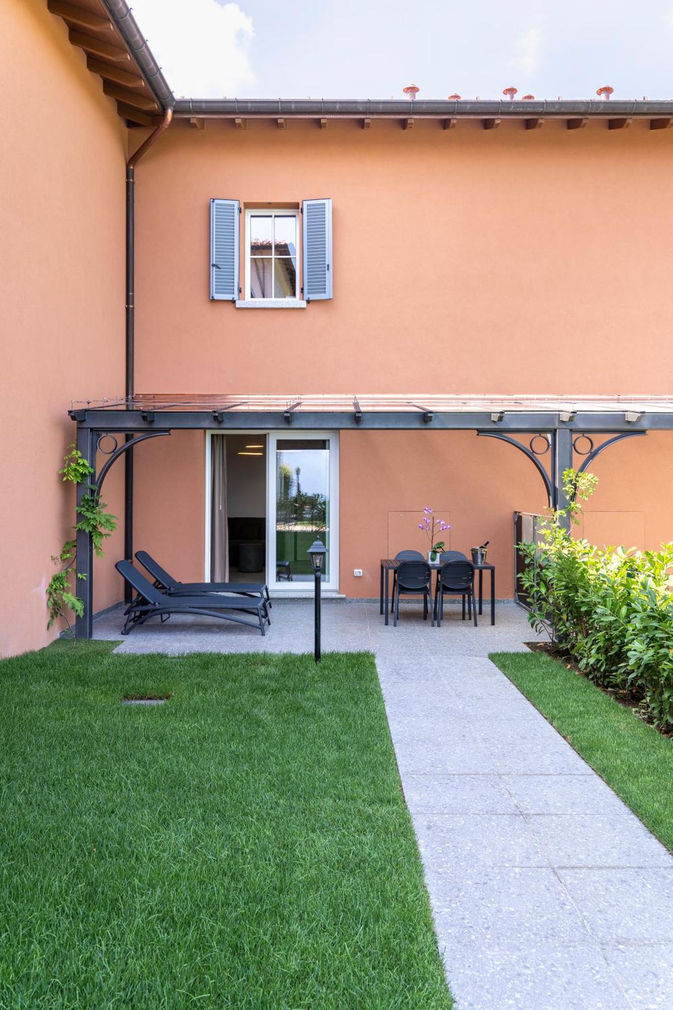 Apartment Alex's Luxury View Pool And Tennis Como