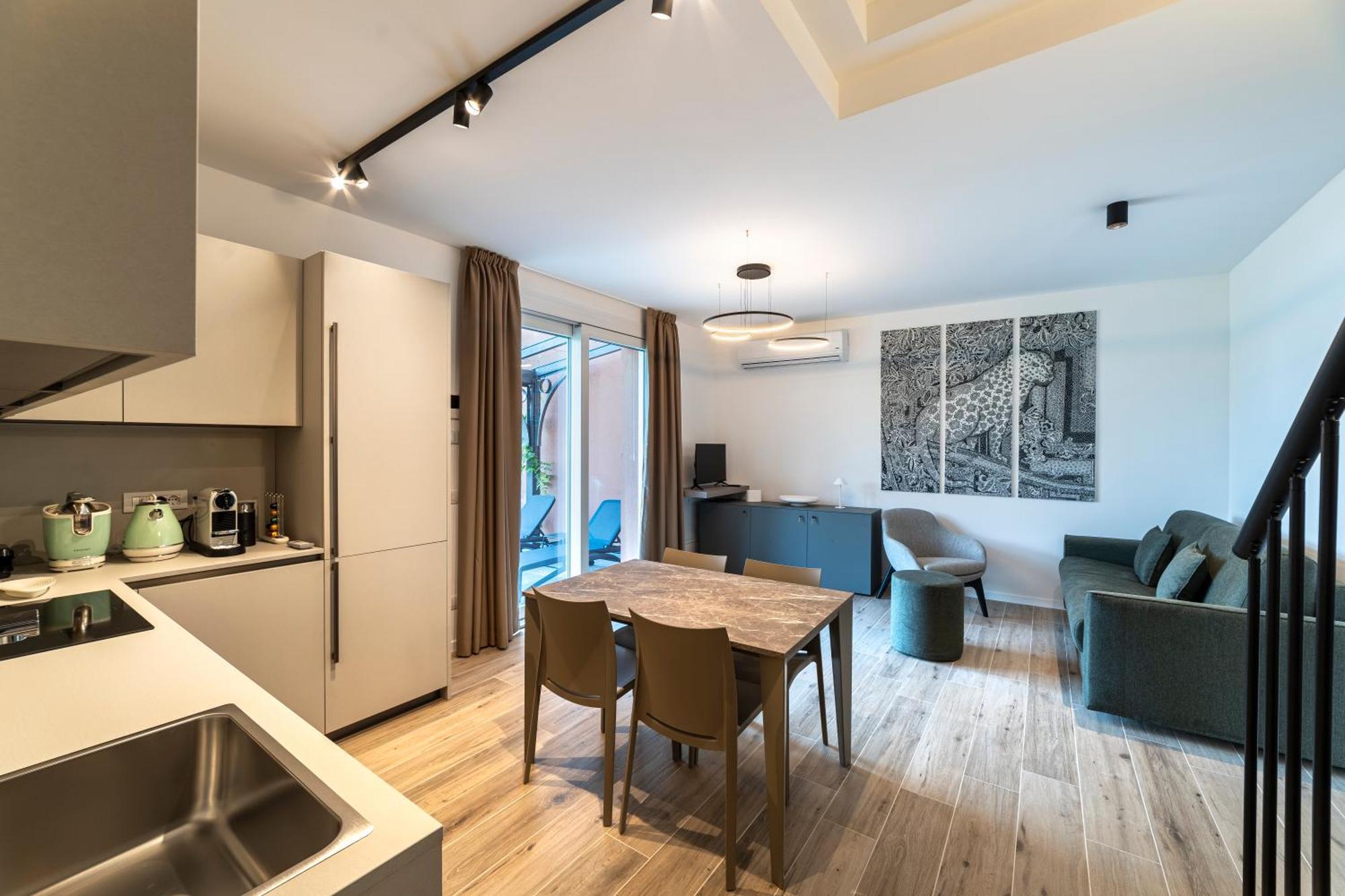 Alex's Luxury View Pool And Tennis Apartment Como