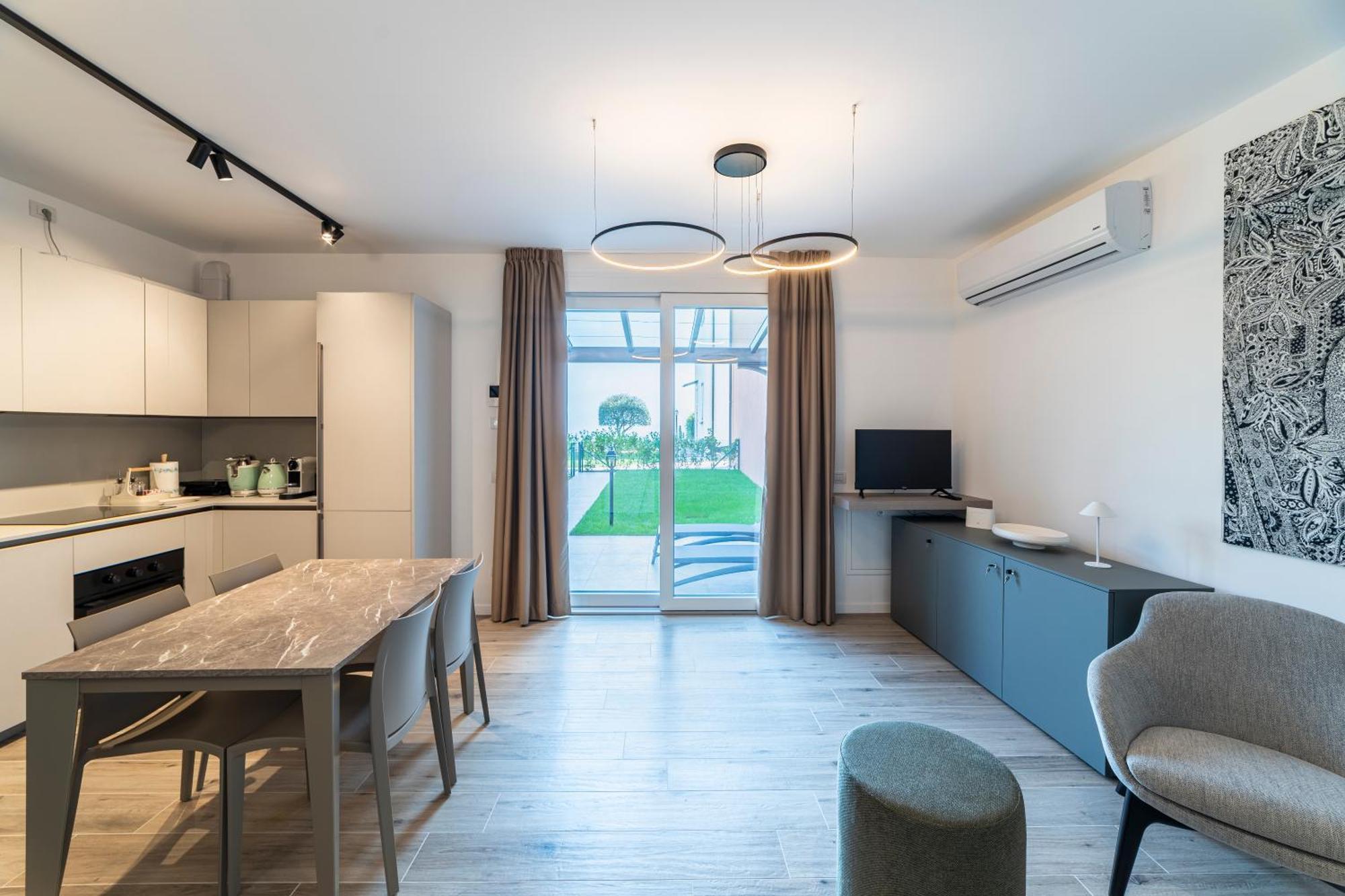 Apartment Alex's Luxury View Pool And Tennis Como