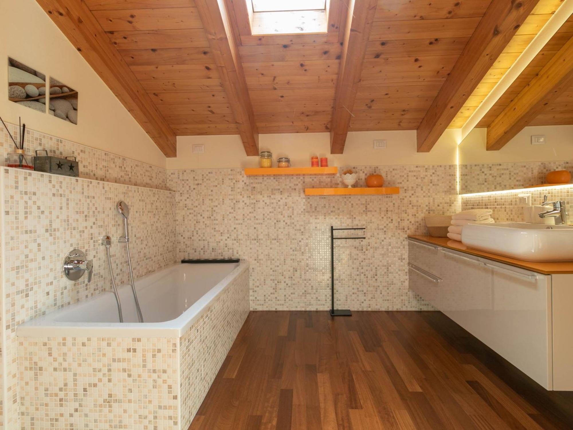 Apartment Mamma Ciccia - Casa Laura Elegant & Spacious Mandello del Lario