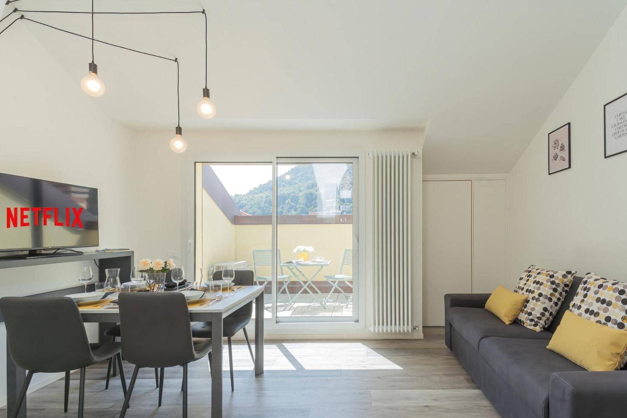 Manaraquattro - With Free Parking And View In Como, Near The Center - Apartment