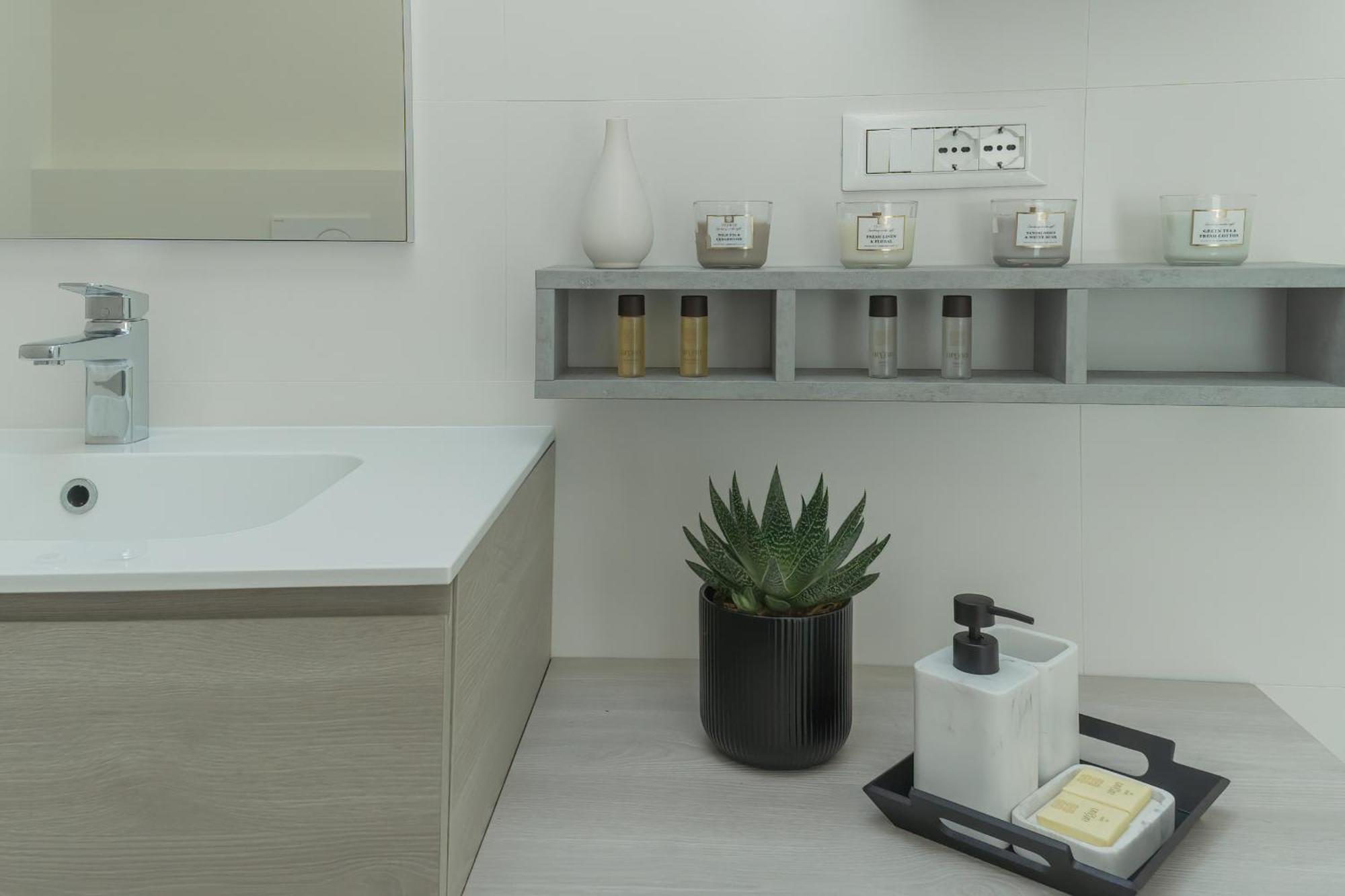 Manaraquattro - With Free Parking And View In Como, Near The Center - Apartment Como