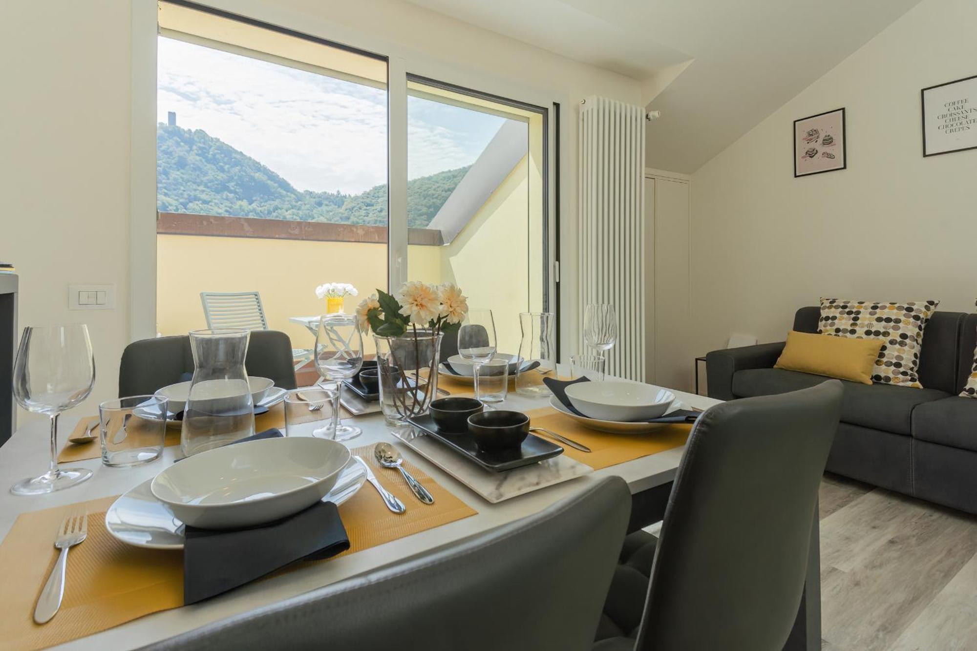 Manaraquattro - With Free Parking And View In Como, Near The Center - Apartment *