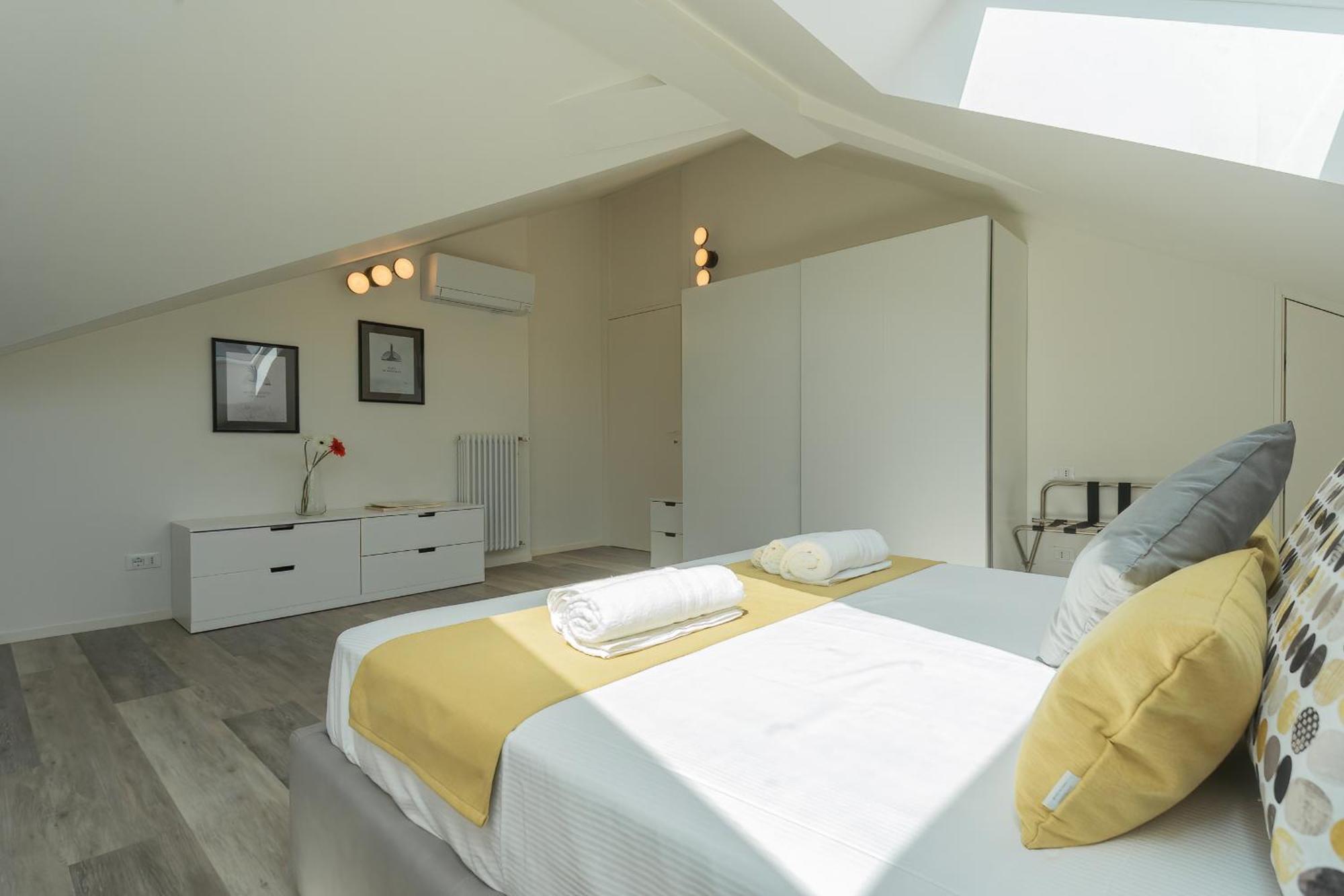 Apartment Manaraquattro - With Free Parking And View In Como, Near The Center - *