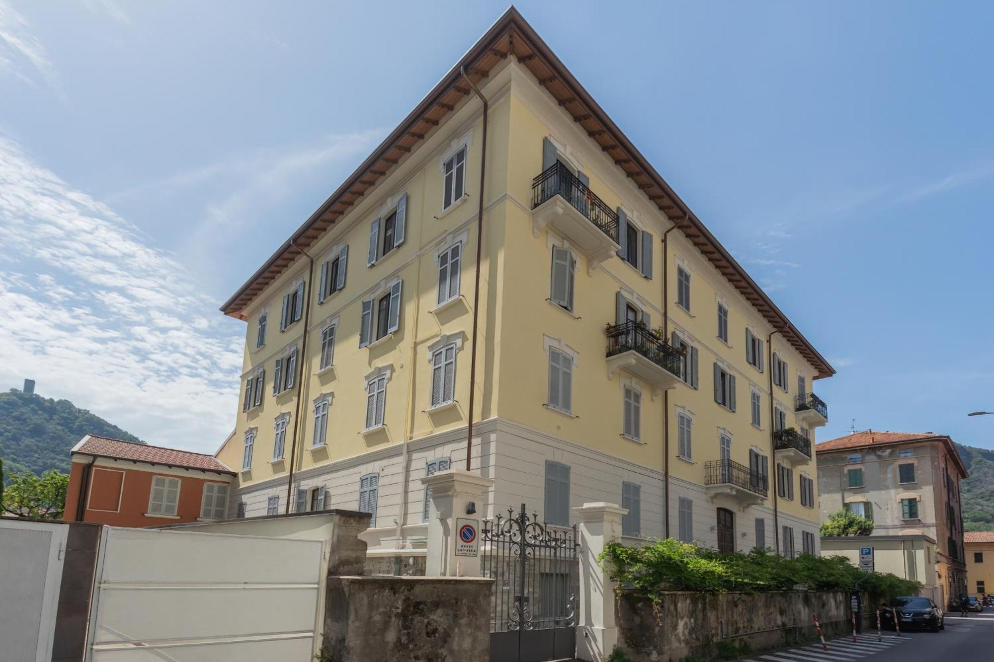 Apartment Manaraquattro - With Free Parking And View In Como, Near The Center - Como