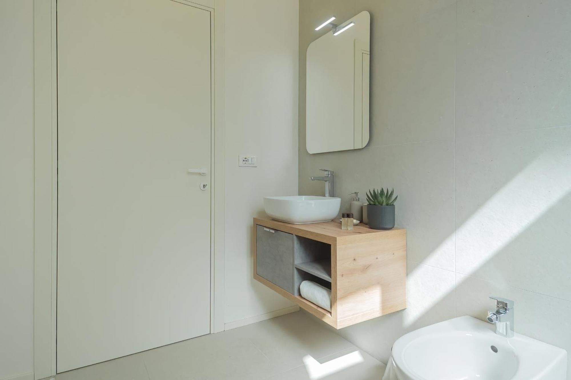 Manaraquattro - In Near The Center With Free Parking - Como