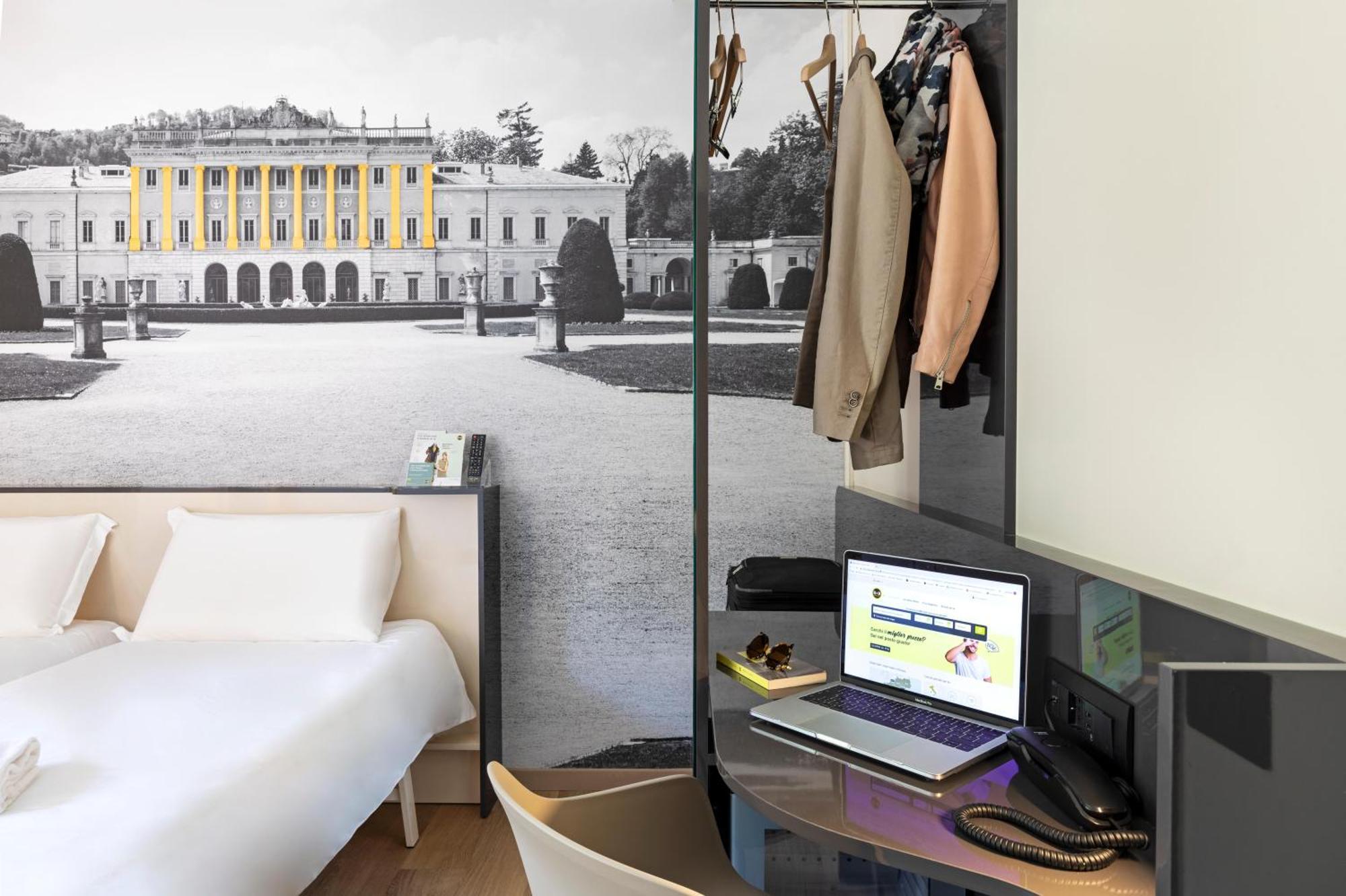 Hotel Center
