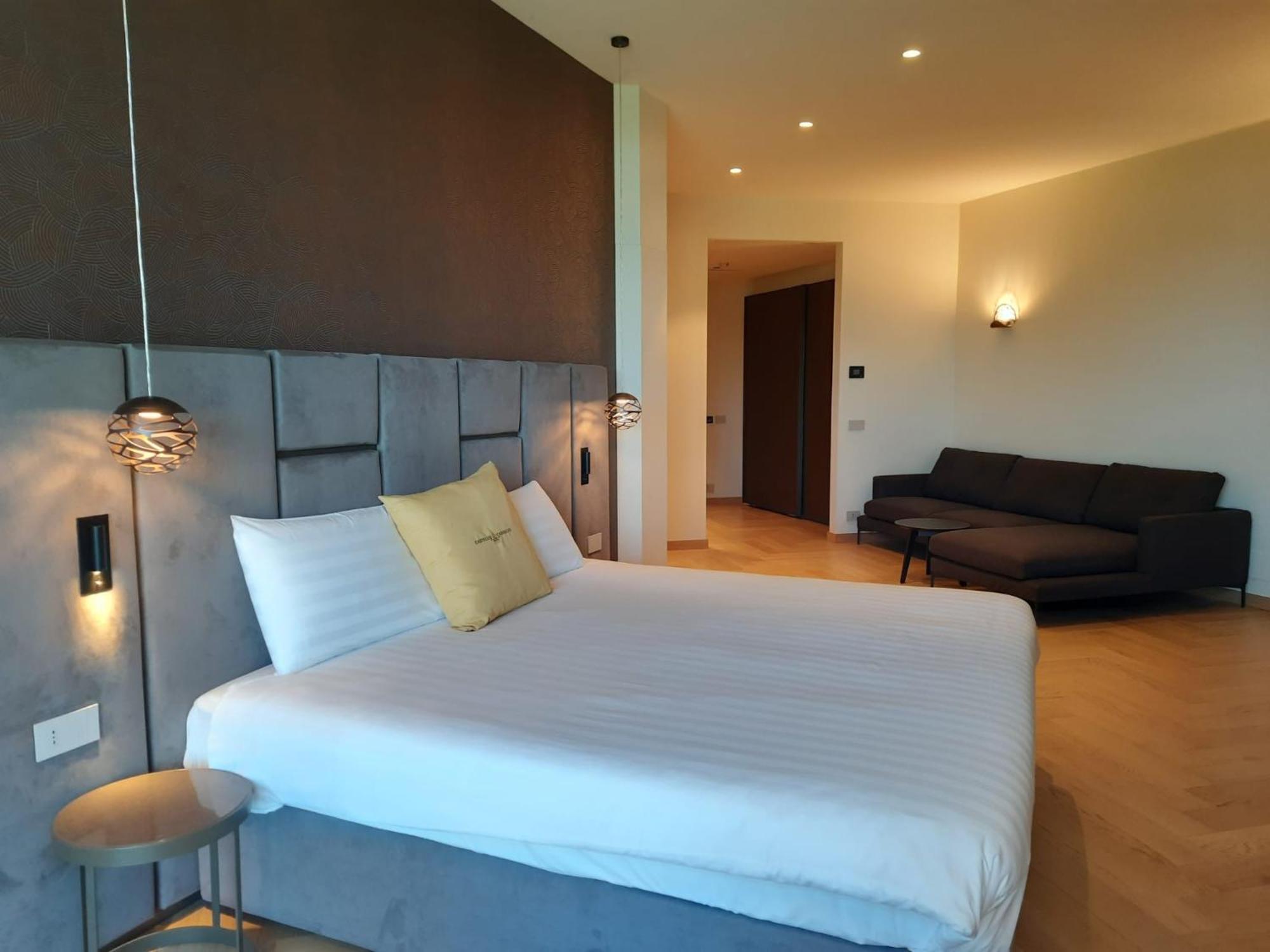Relais & Castello Di Casiglio 4*