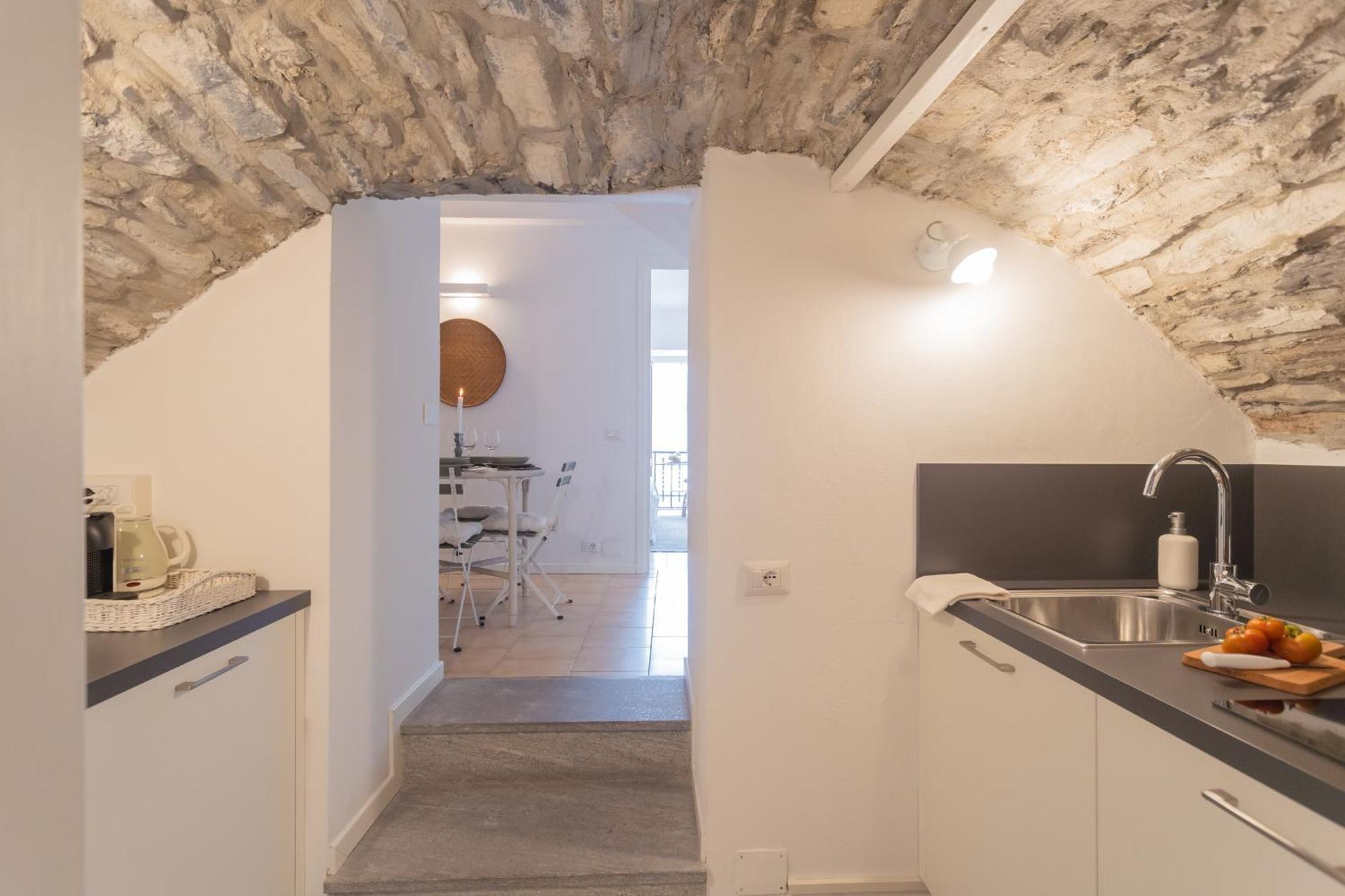 Il Porticciolo By Rent Apartment Carate Urio
