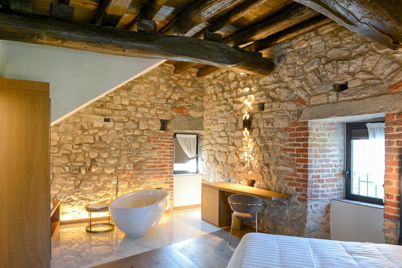Relais & Castello Di Casiglio Hotel