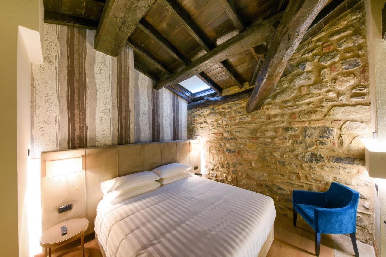 Relais & Castello Di Casiglio Erba