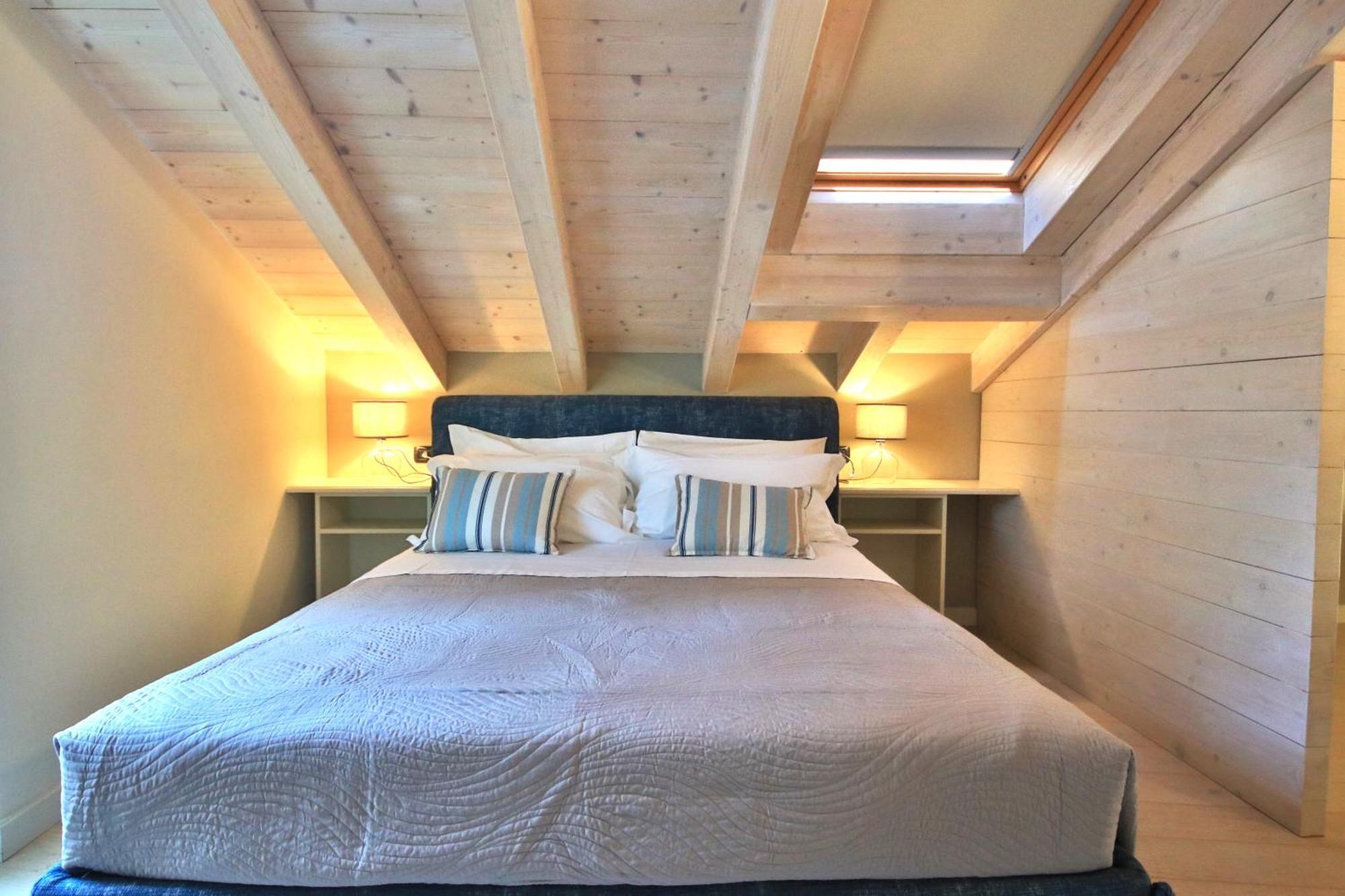 Apartment Liszt Attic By Klabhouse