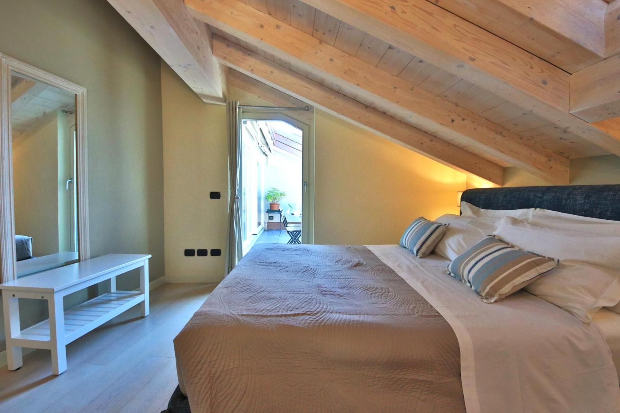 Liszt Attic By Klabhouse Apartment *